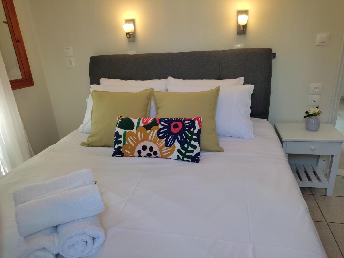 Dafnes Hotel Скопелос Екстериор снимка