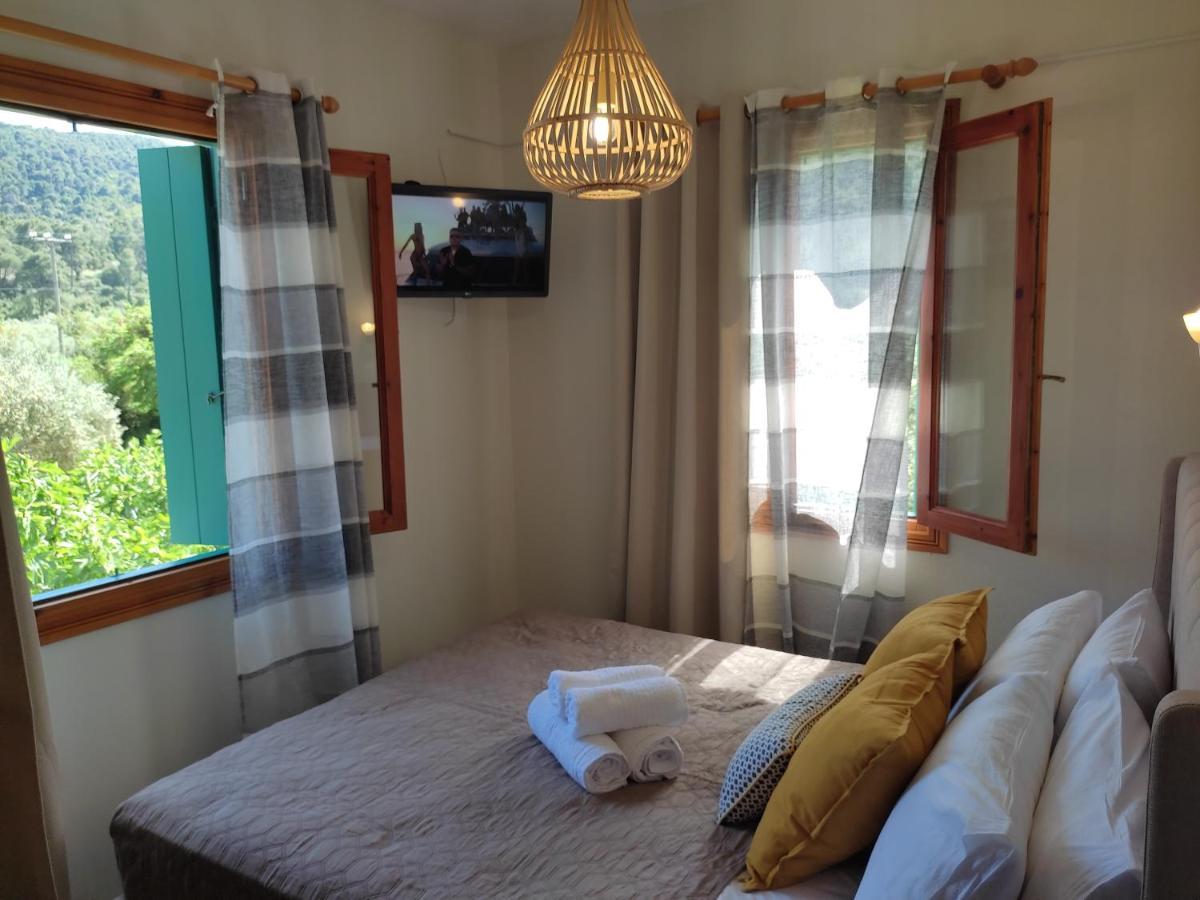 Dafnes Hotel Скопелос Екстериор снимка